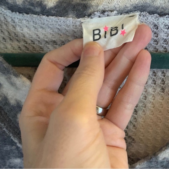 NWOT BiBi Ling Sleeve Knit Top S - Picture 3 of 3